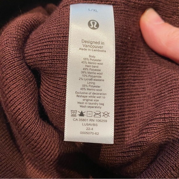 NWT(L/XL) Lululemon Warm Revelation Beanie Cassis Maroon Winter Hat Merino Wool - Picture 14 of 15